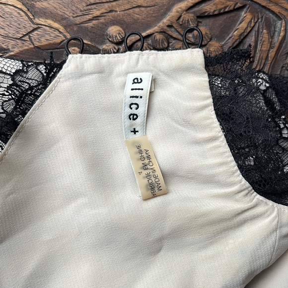 Lace top - Picture 5 of 6